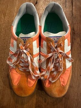 Back 70 GHOST in ORANGE Sneakers size 38